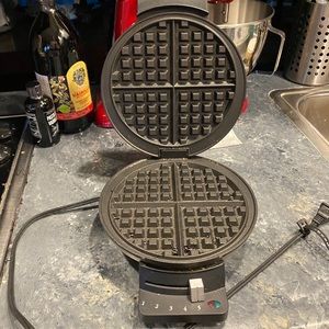 Cuisinart WMR-CA Round Classic Waffle Maker